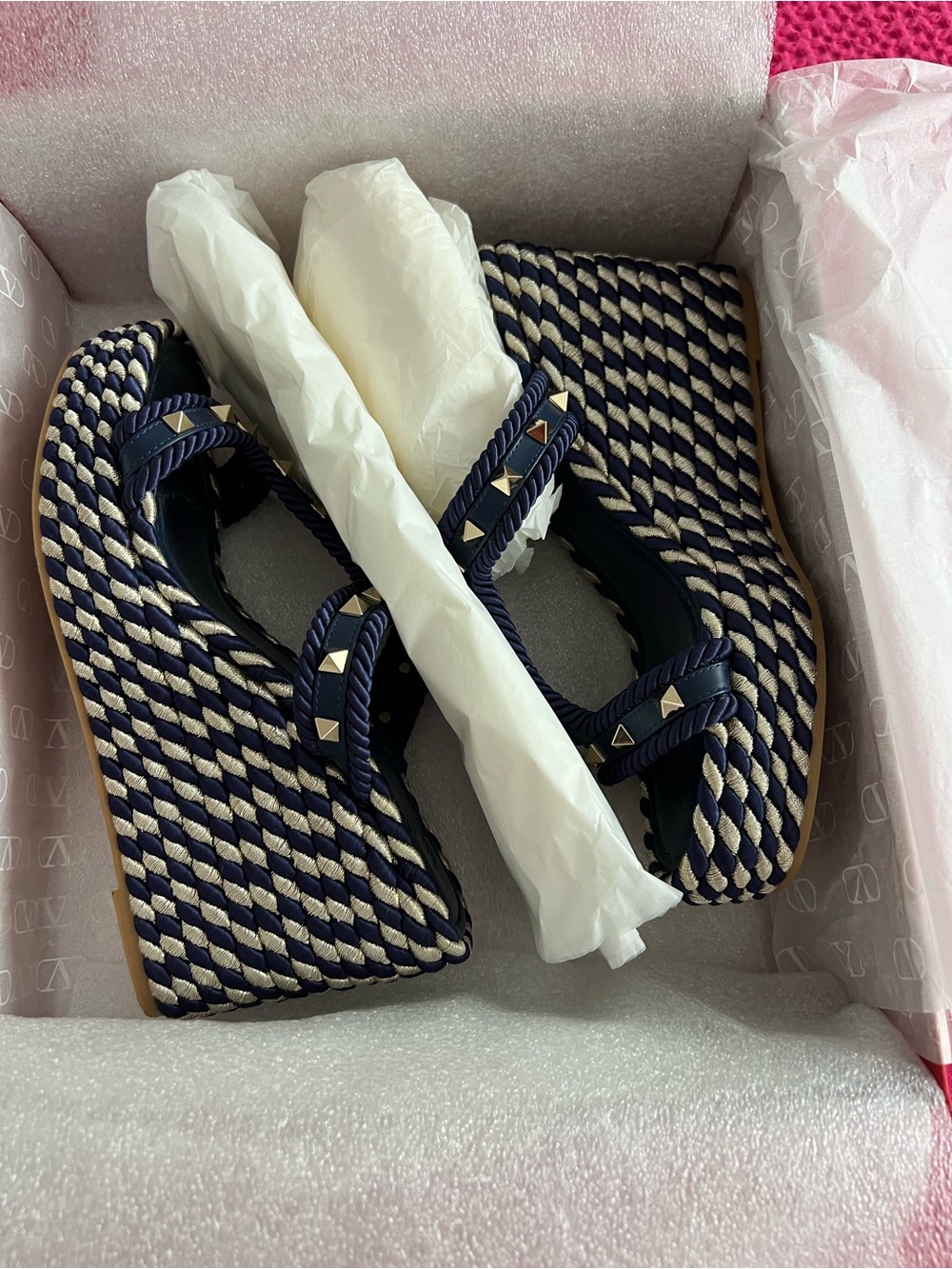 Valentino Garavani platform sandals - Picture 2 of 5